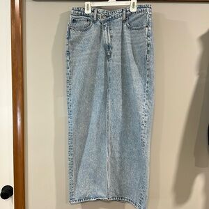 Abercrombie - high rise, 30/10 tall denim skirt